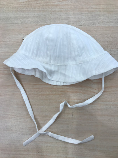 Cappello Baby Gi in cotone con lacci traforato