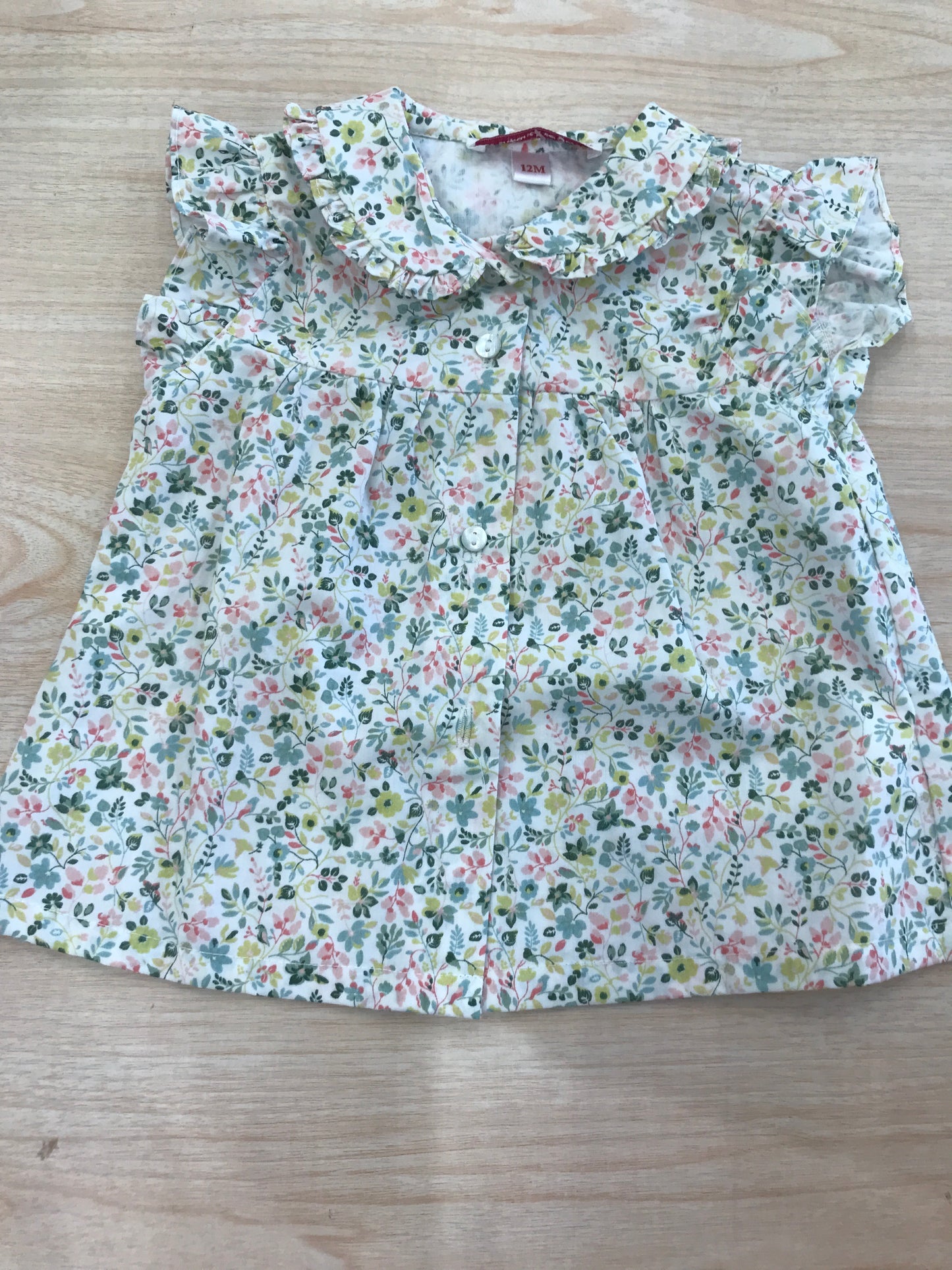 Camicia Les Enfants de Gisele in cotone smanicata con rusche a fiori colorati con bottoni sul davanti