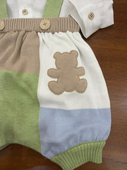 Completo Colori Chiari in filo di cotone salopette abbinata alla camicia in lino