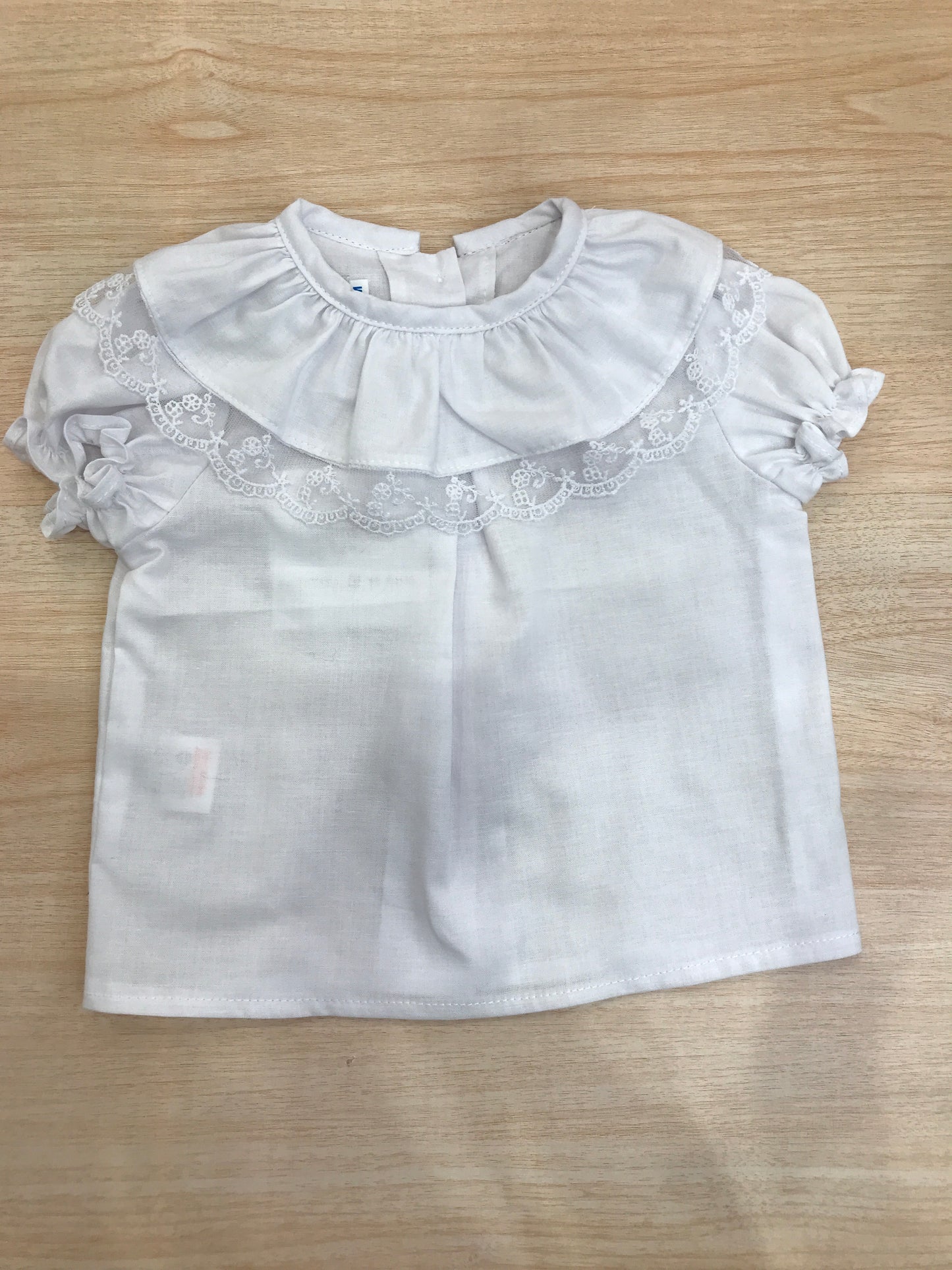 Camicia Fofettes in cotone mezza manica a sbuffo con collo con rusche rifinita con merletto