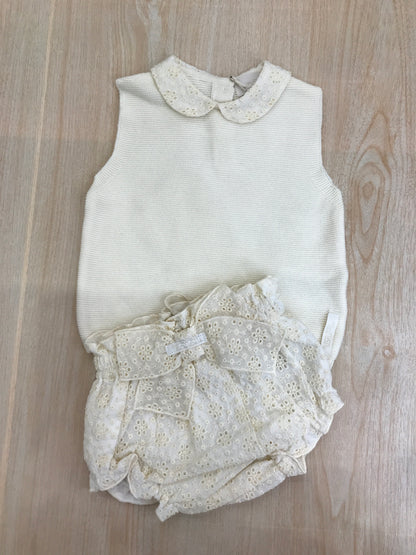 Completo Nanan in filo panna con colletto rotondo con san gallo e culotte abbinata