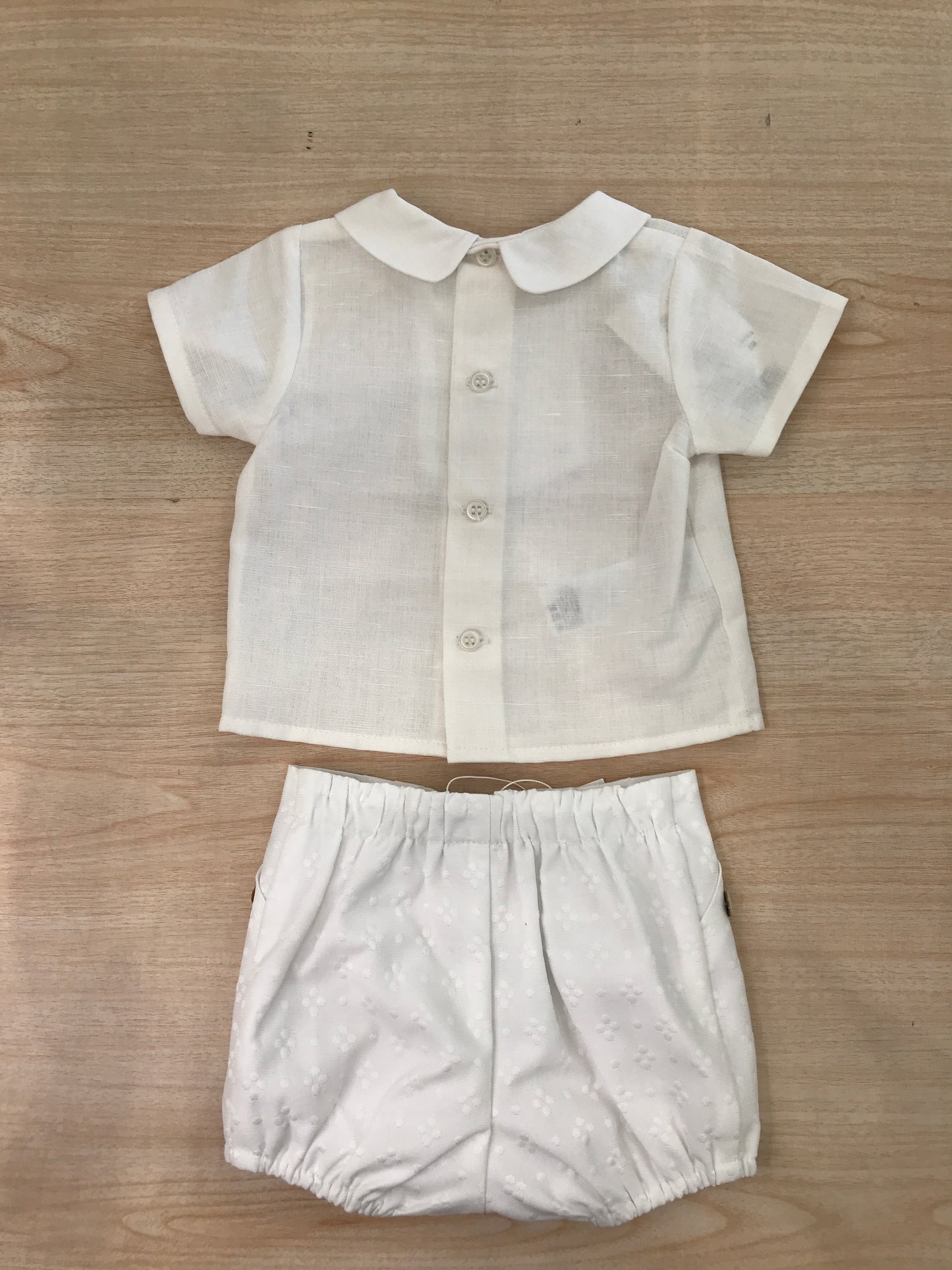 Completo Paz Rodriguez in cotone camicia mezza manica con lavorazione sul petto pantalone corto bianco