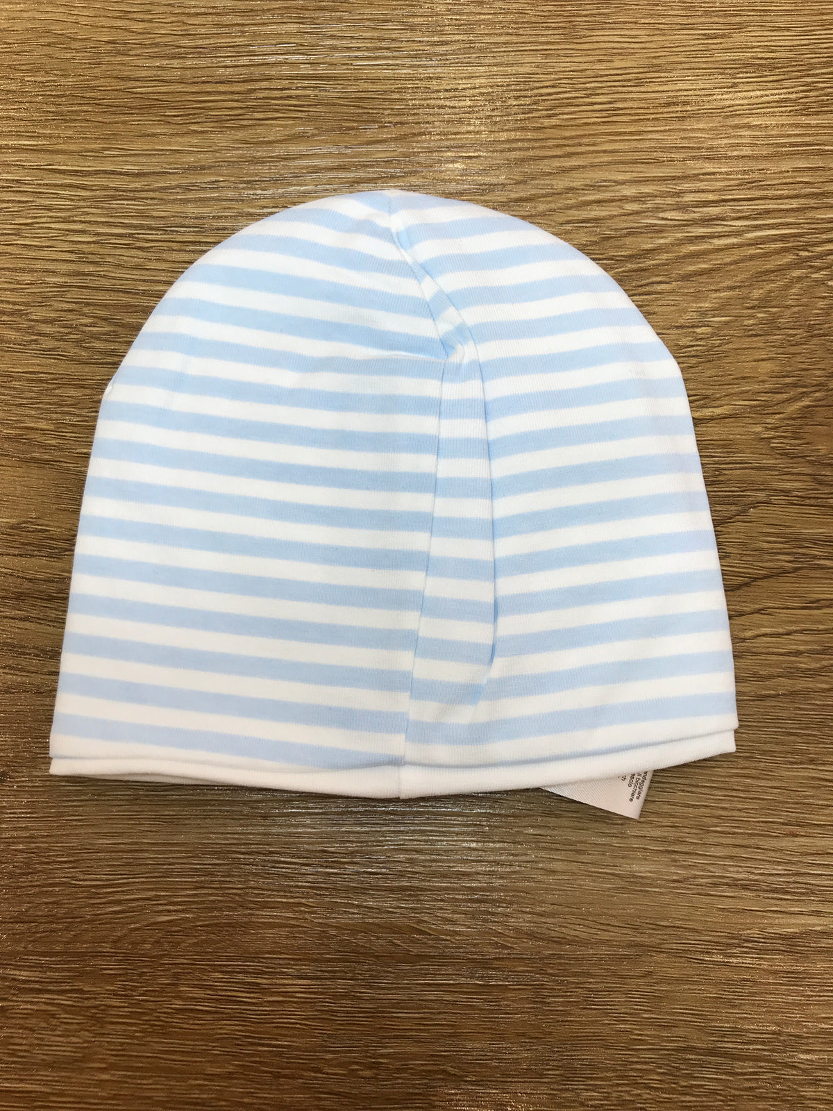 Cappello Nanan in cotone a righe bianche e celesti con piccolo orsetto