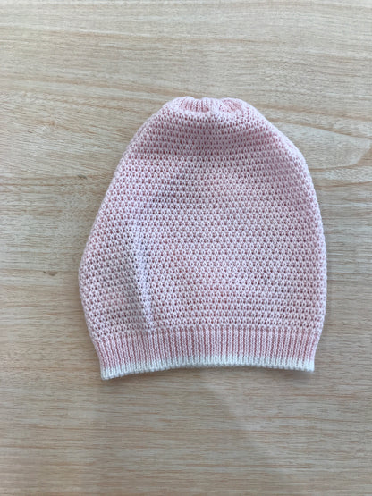 Cappello Bebè di Almy in filo rosa rifinito bianco traforato