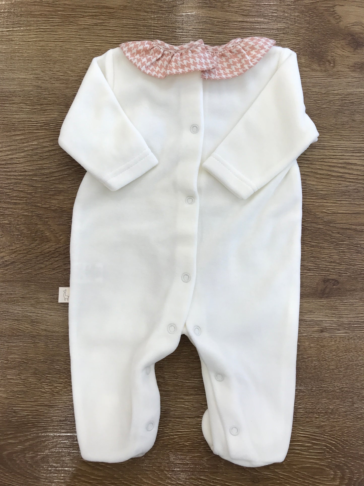 Tutina Baby Gi in ciniglia panna con rusche e orsetto a quadretti