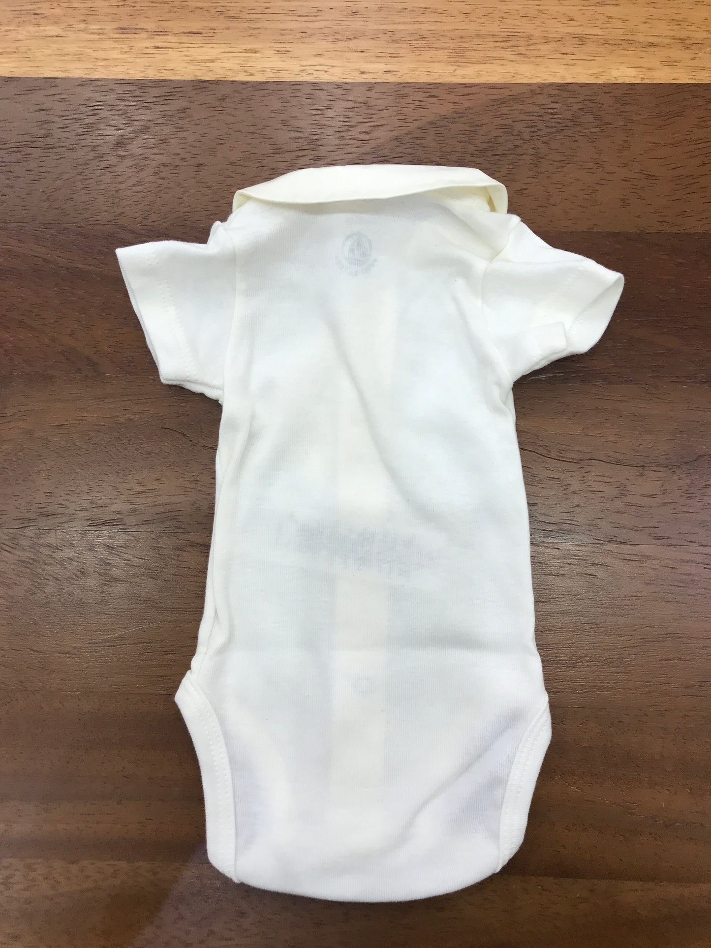 Body Petit Bateau in cotone mezza manica con collo tondo ricamato