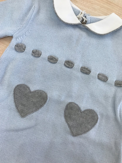 Tutina Baby Lord in filo celeste con passanastro grigio e cuoricini al centro