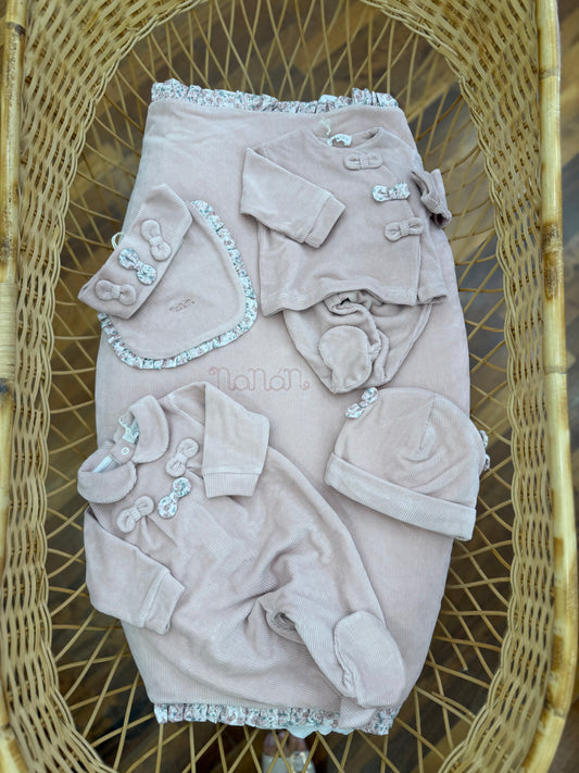 Coordinato nanan rosa antico con rusche con fiorellini