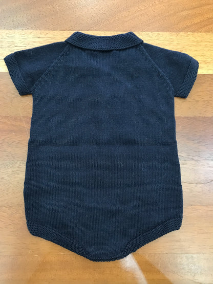 Pagliaccetto PCS in filo blu scuro mezza manica con collo a punta con bottoncini sul davanti