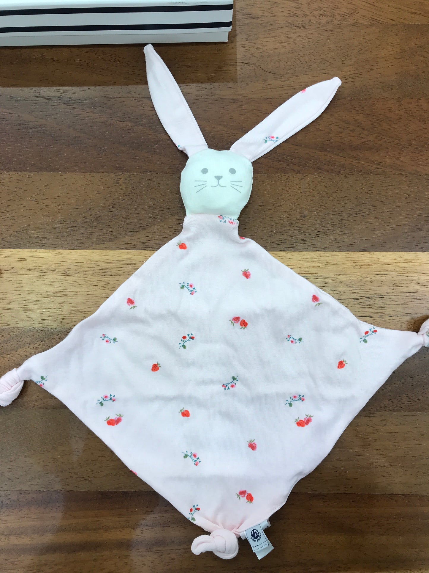 Set Petit Bateau con completino a fiori e doudou