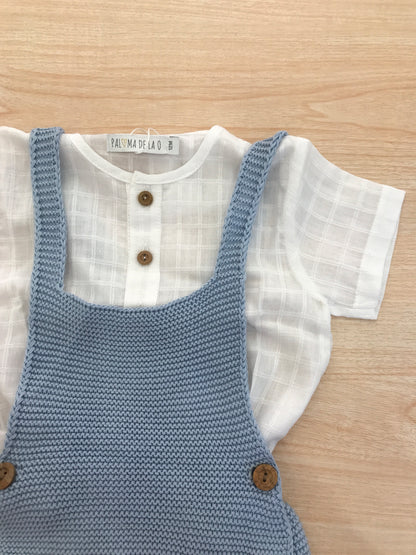 Completo Paloma De La O in filo salopette con  bretelle avio e camicia in lino mezza manica