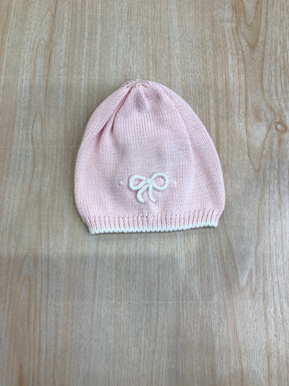 Cappello Bebè di Almy in filo rosa con fiocchetto bianco ricamato sul davanti