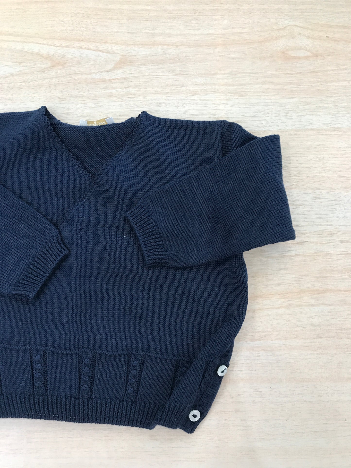 Cardigan Baby Lord in filo blu scuro ad incrocio bucherellato
