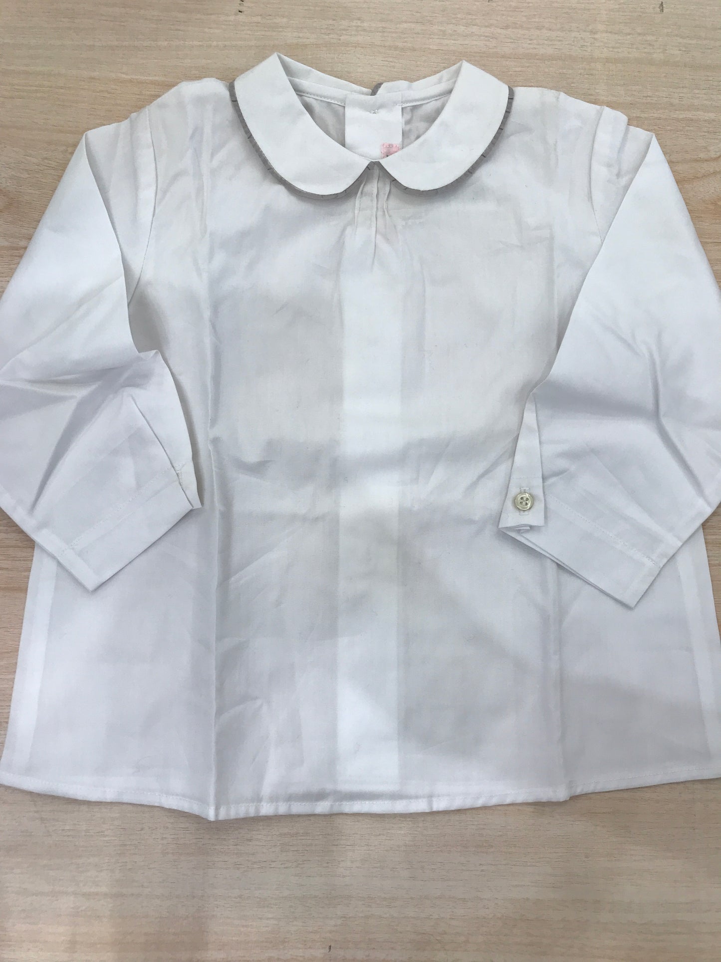 Camicia Bonpoint manica lunga in cotone con colletto tondo rifinito e bottoncini sul retro