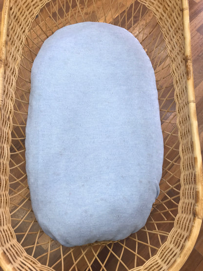 Coperta Paz Rodriguez in lana celeste con smerlo in pizzo al bordo