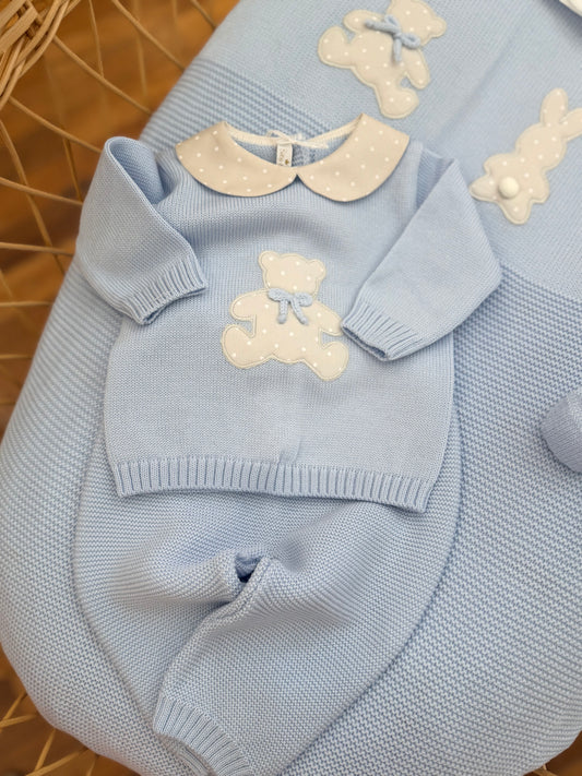 Coordinato nascita Baby Lord in pura lana con due pezzi con applicazione di orsetto e cappello con babbuccia coordinata