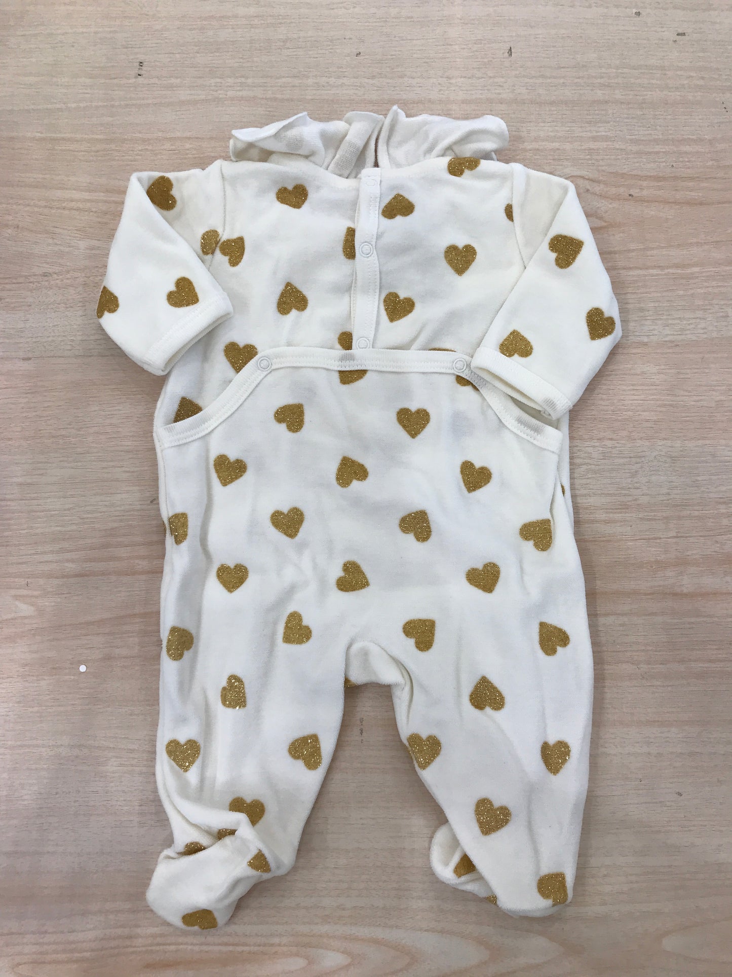 Tutina Petit Bateau in ciniglia panna con piccoli cuori dorati brillantinati con rusche la collo