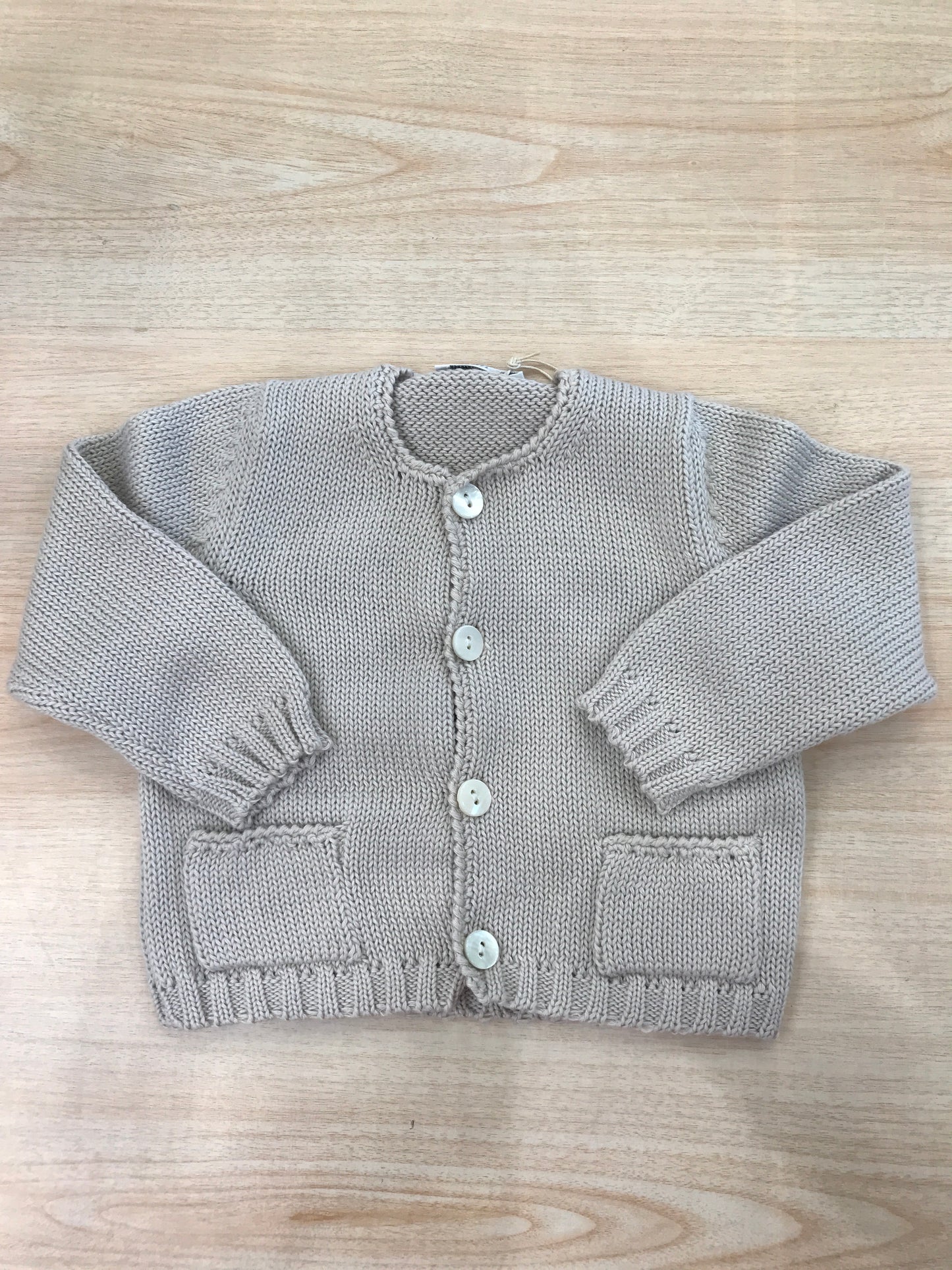 Cardigan Colibrì in filo di cotone tortora manica lunga con tasche sul davanti e bottoni