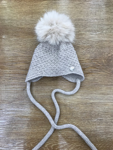 Cappello Paz Rodriguez in lana tortora con pon pon e lacci