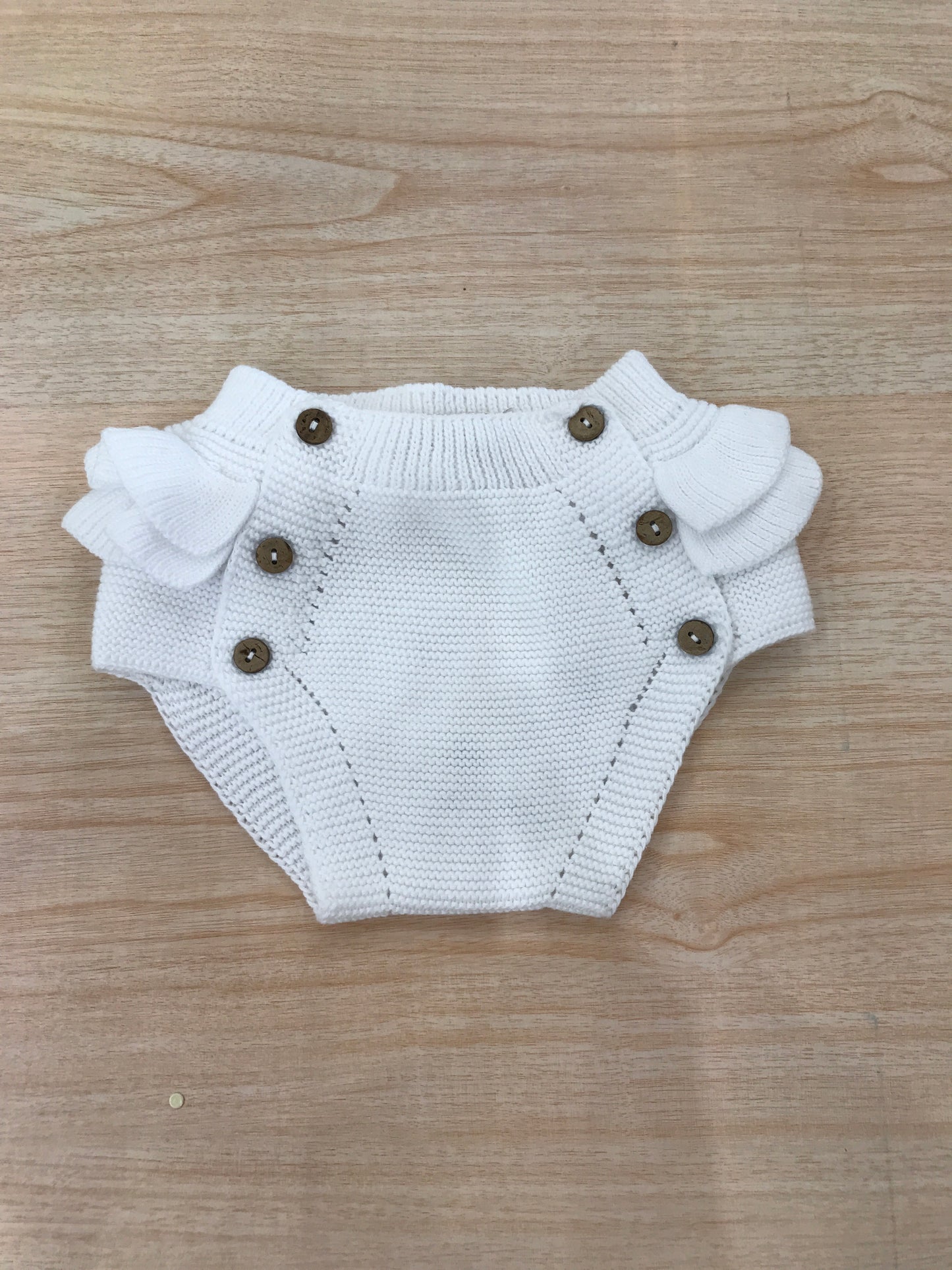 Culotte PCS in filo bianca con rusche laterali e sul retro con bottoncini marroni sul davanti