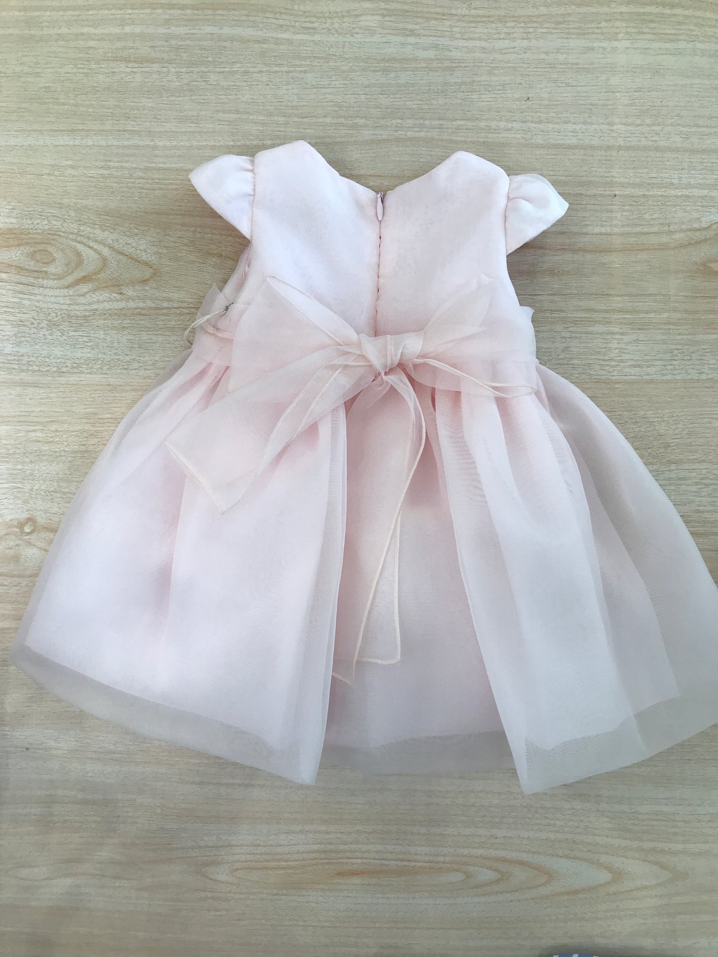 Abito Pure in cotone rivestite da tulle mezza manica con fascia in vita e fiocco sul retro
