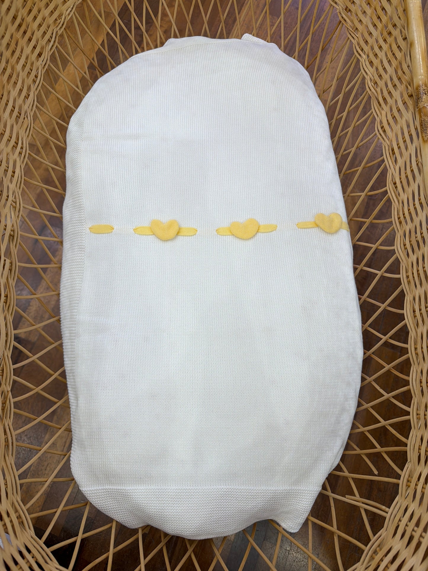 Coperta Baby Lord in filo bianca con passanastro e cuori gialli