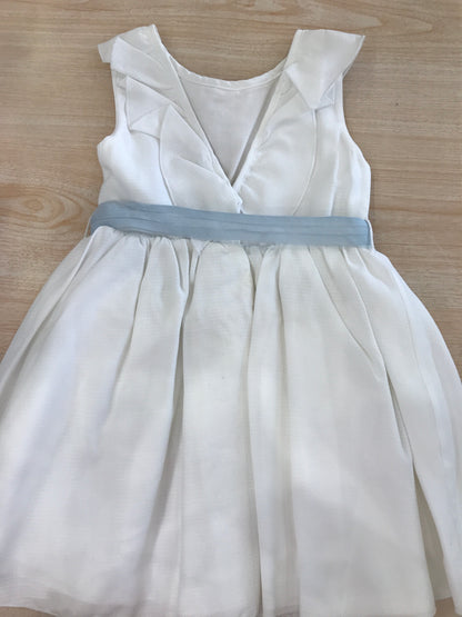 Abito Coccodè in cotone smanicato con rusche dal collo alla scollatura sul retro con fiocco in vita celeste