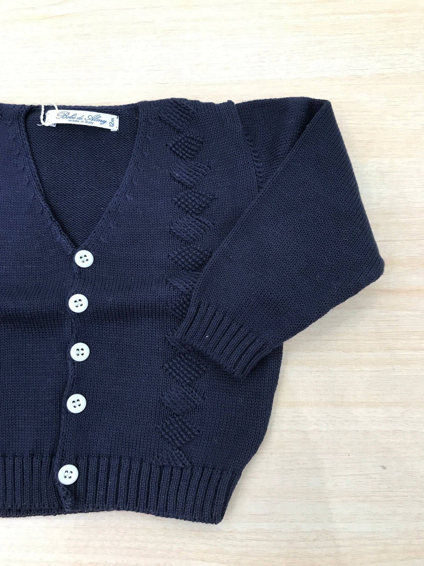 Cardigan Bebè di Almy in filo blu scuro con ricami e bottoncini
