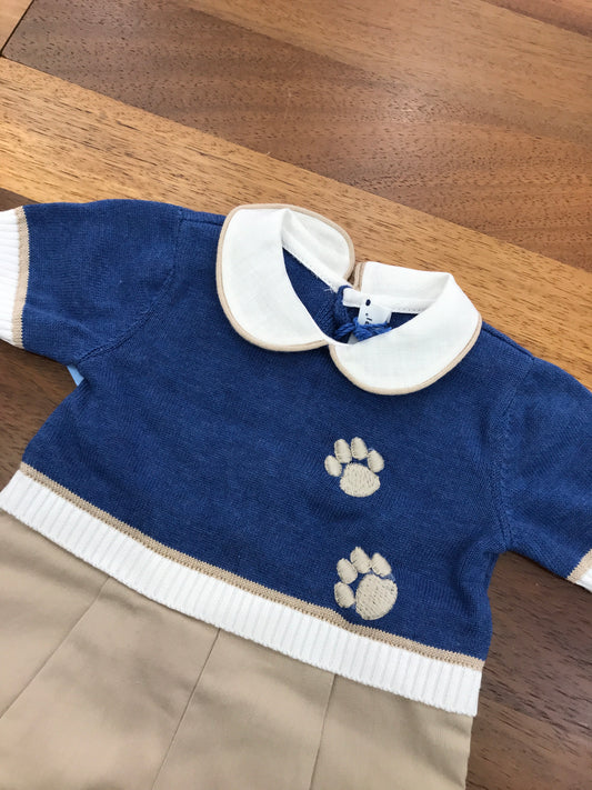 Pagliaccetto Colori Chiari in filo e cotone blu e beige mezza manica collo tondo bianco con zampe di cani ricamate sul davanti
