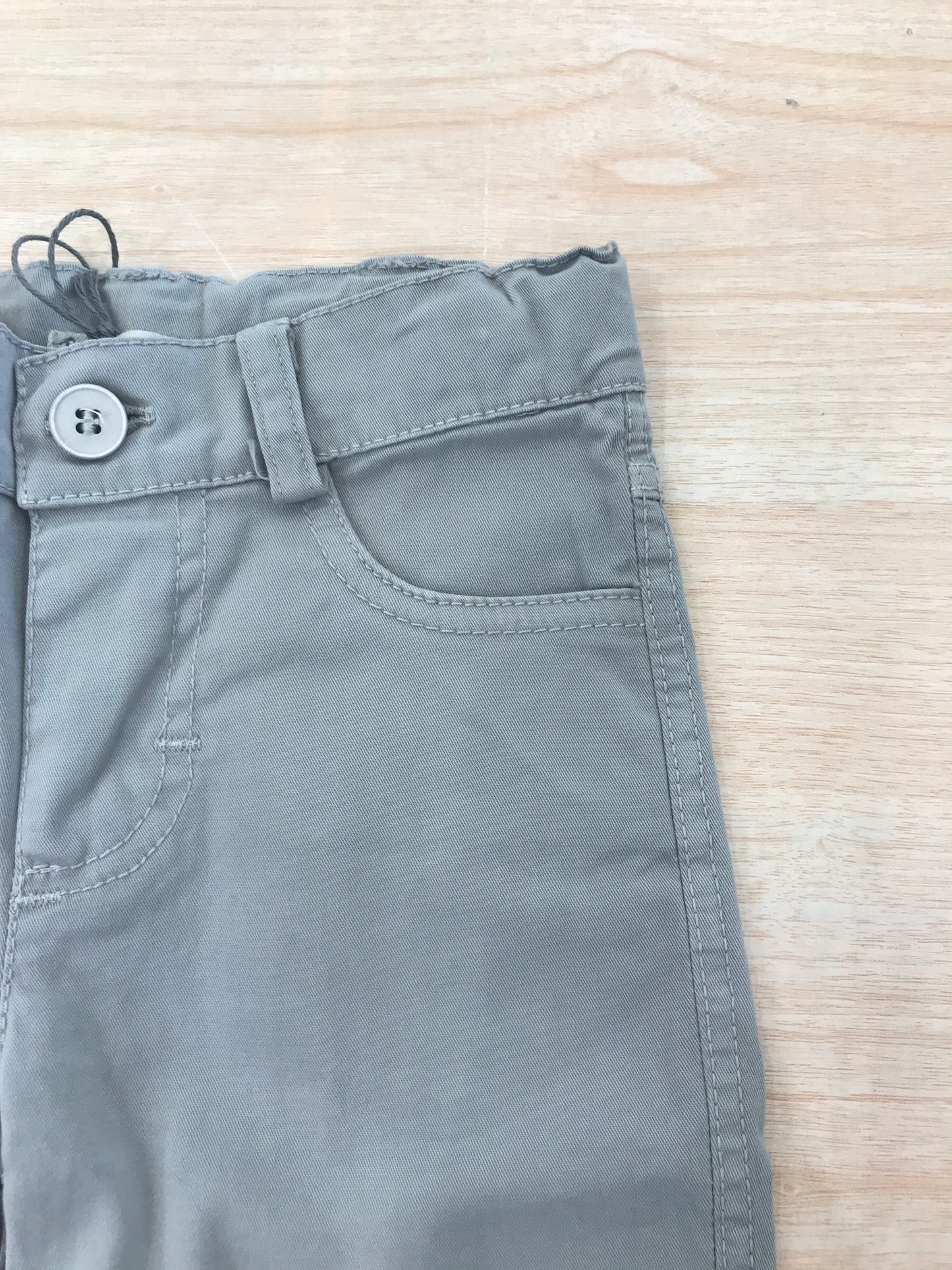 Pantalone Jo Milano in cotone grigio corto con tasche laterali