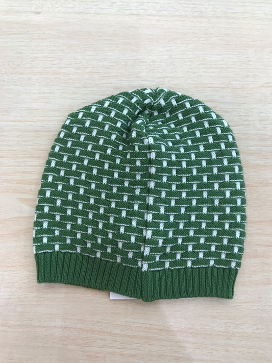 Cappello Colori Chiari infilo verde con ricami in bianco