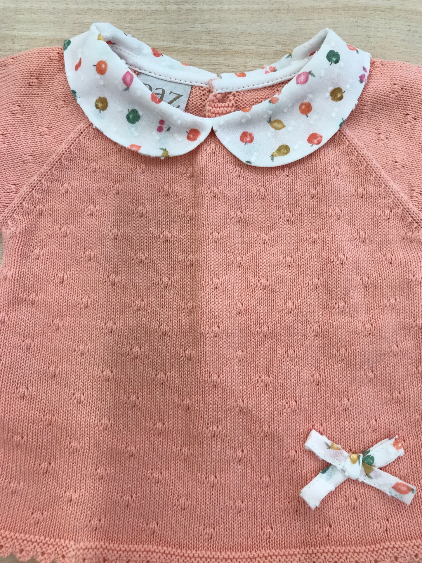 Completo Paz Rodriguez in filo rosa pesca mezza manica con colletto tondo con frutta con culotte