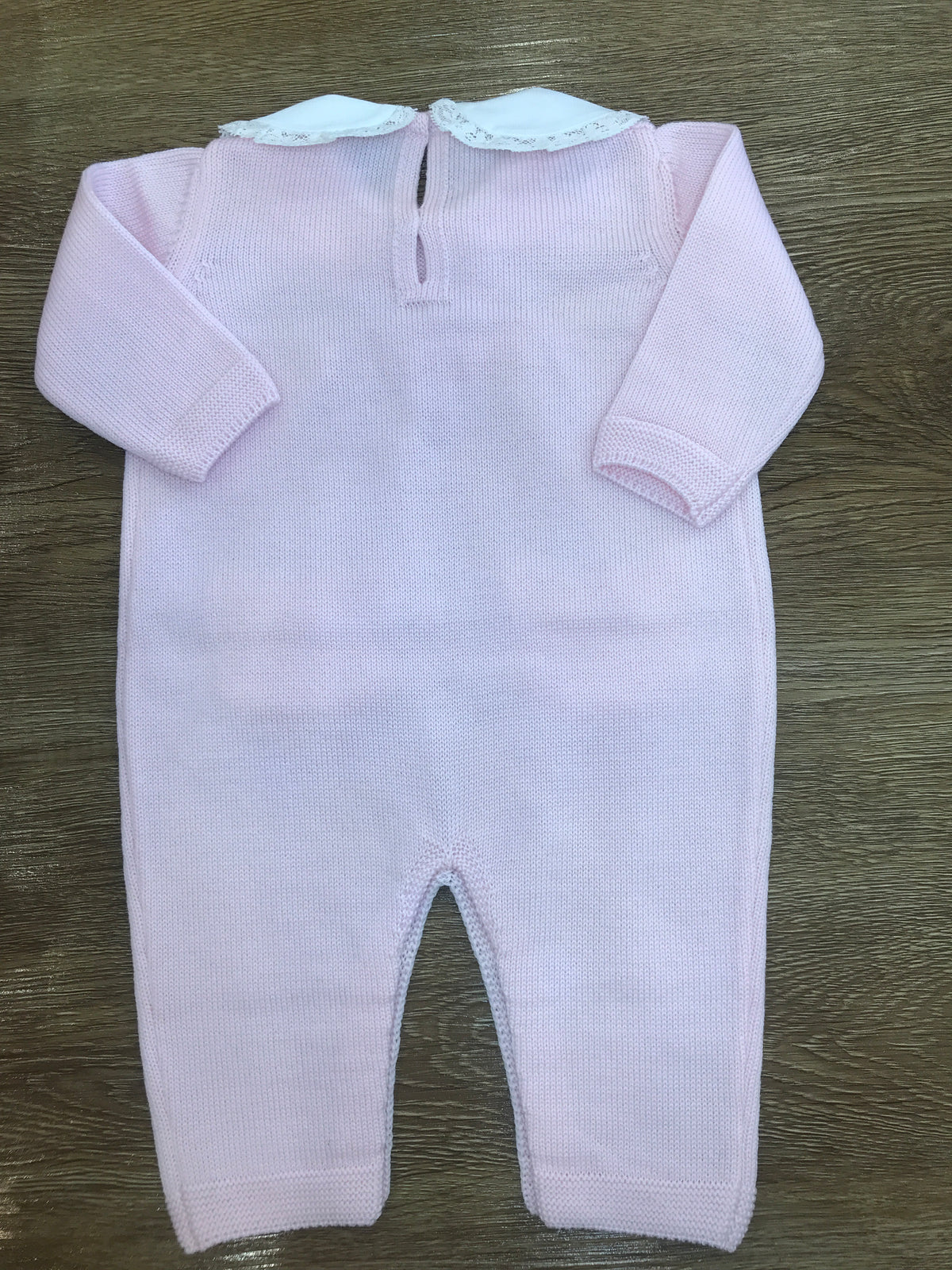 Coordinato Baby Lord set comprende copertina tutina scarpine e cuffietta coordinati da fiocchi e valancienne escluso il lenzuolino dal coordinato