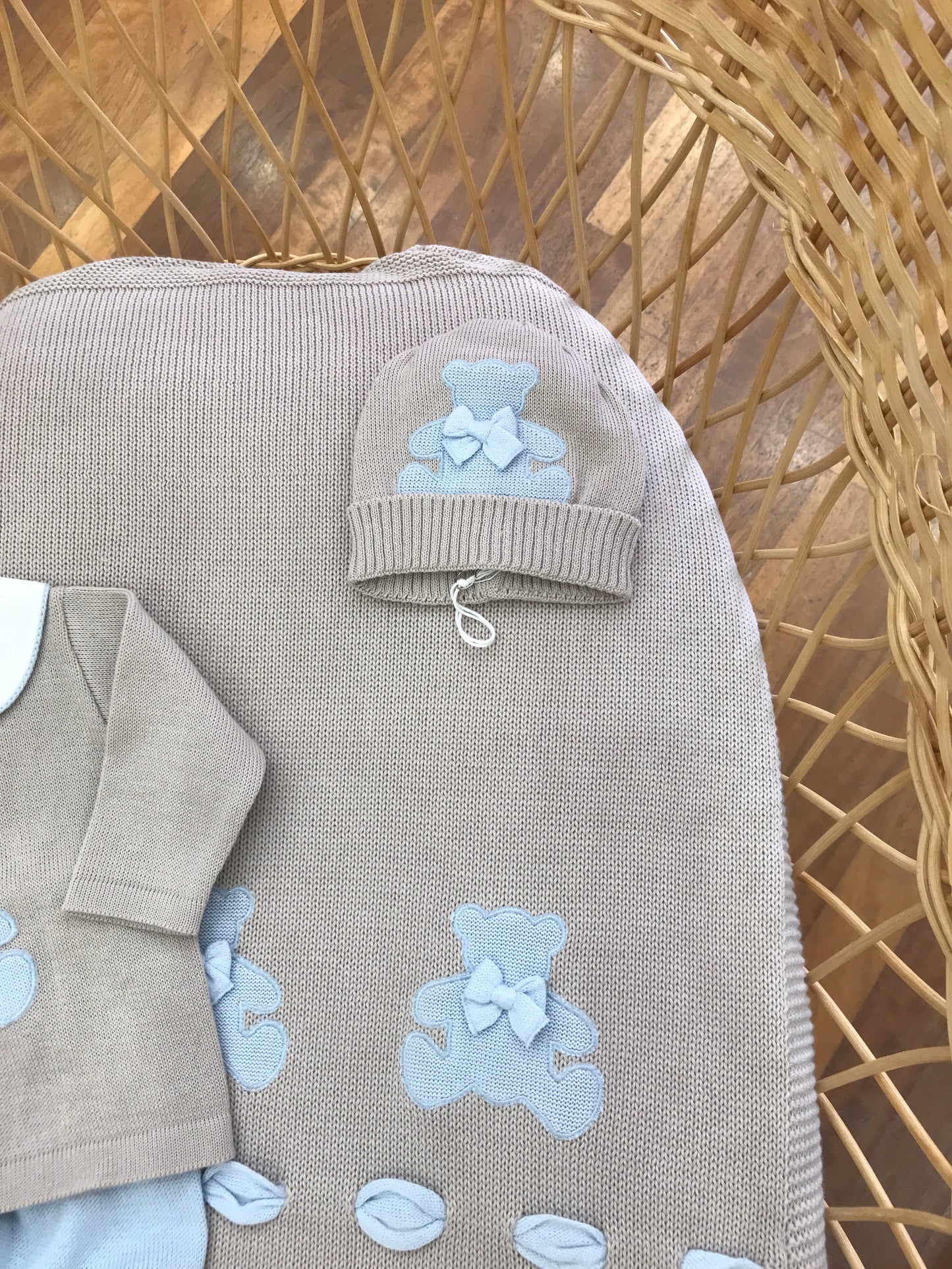 Coordinato nascita Baby Lord infilo tortora con orsetti e fiocchetti celesti