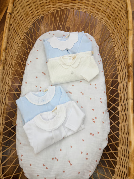 Coordinato nascita Baby Gi tutina intera con piccoli dettagli smerli e ricami