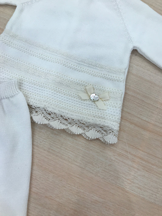 Tutina Paz Rodriguez in filo con ricami in pizzo panna con pizzo al bordo con piedini lavorati