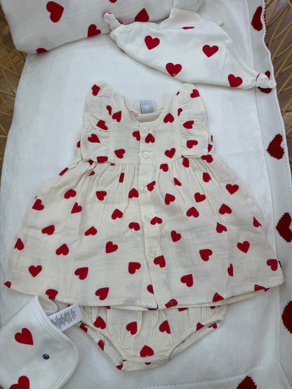 Coordinato nascita Petit Bateau tema cuoricini con completino e culotte