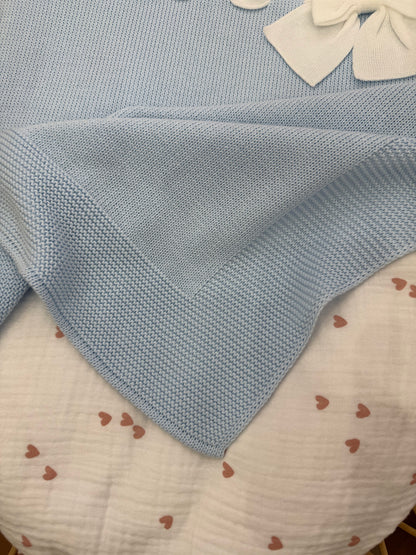 Coperta Baby lord in filo celeste con passanastro bianco con fiocco laterale