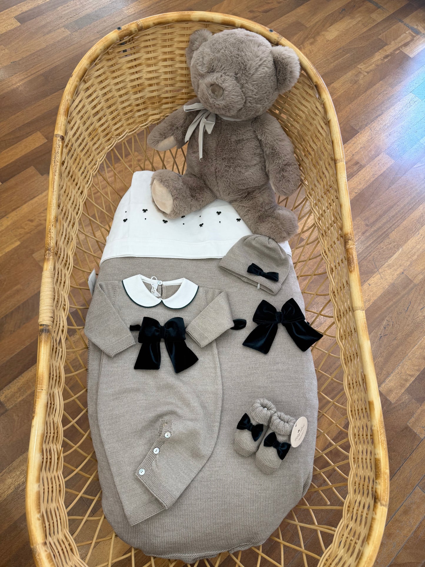 Coordinato Baby Lord in lana con fiocchi in velluto verdi